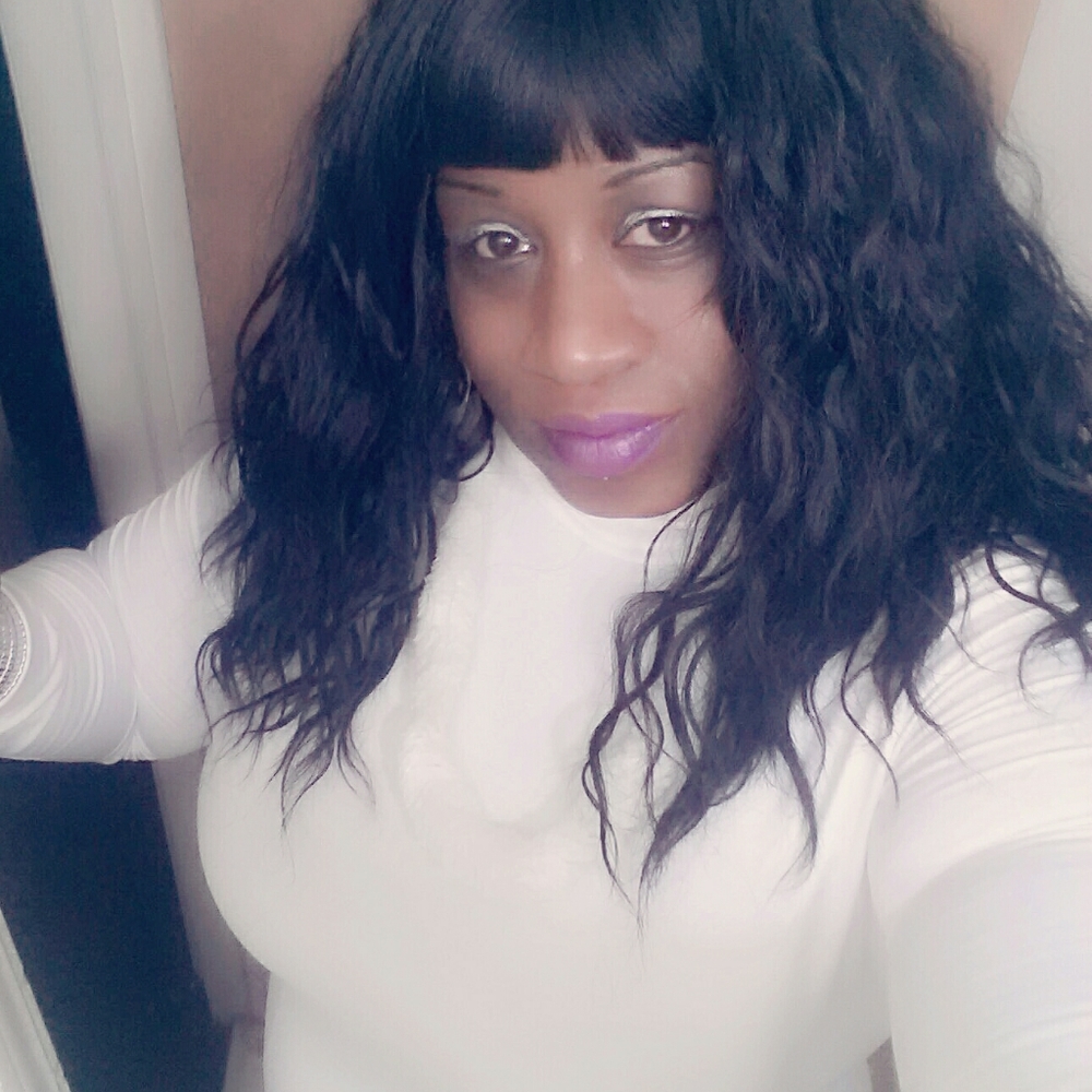 Meet your Posher, Latosha